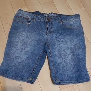 Bermuda Jean Short